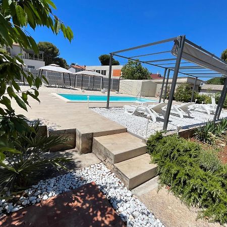 Grey Pearl With Free Ev Ch-Station Apartamento Valbandon Exterior foto