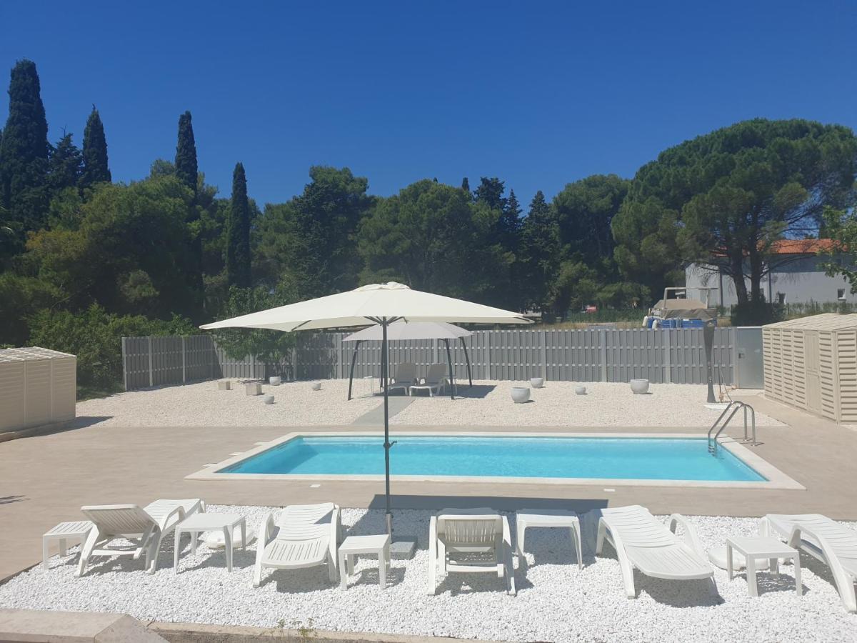 Grey Pearl With Free Ev Ch-Station Apartamento Valbandon Exterior foto