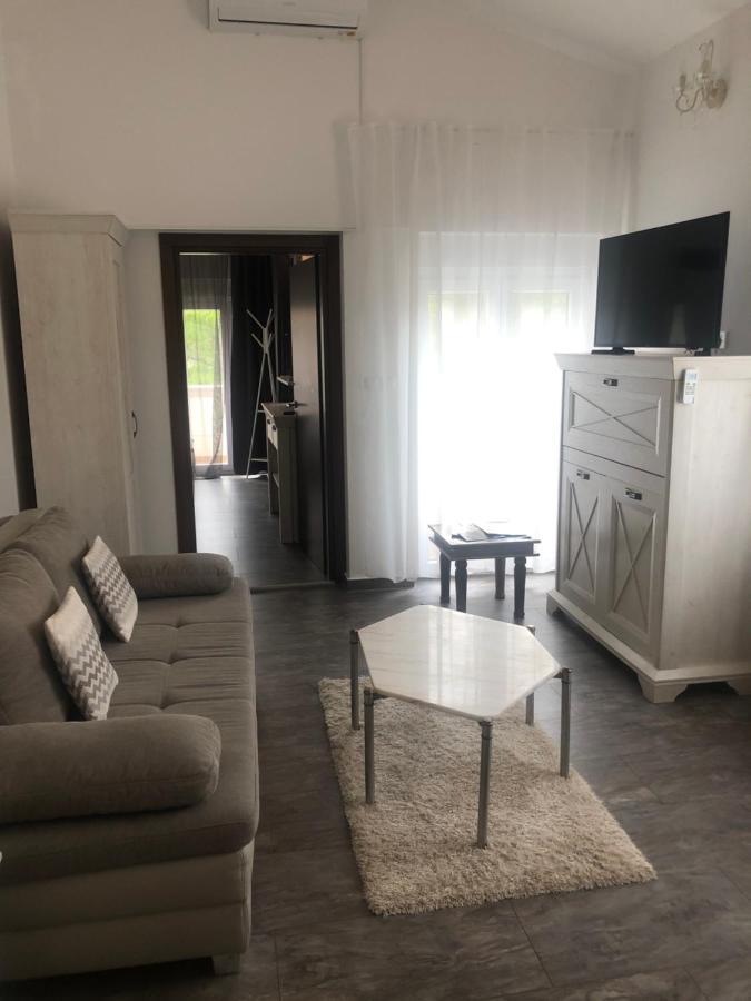 Grey Pearl With Free Ev Ch-Station Apartamento Valbandon Exterior foto