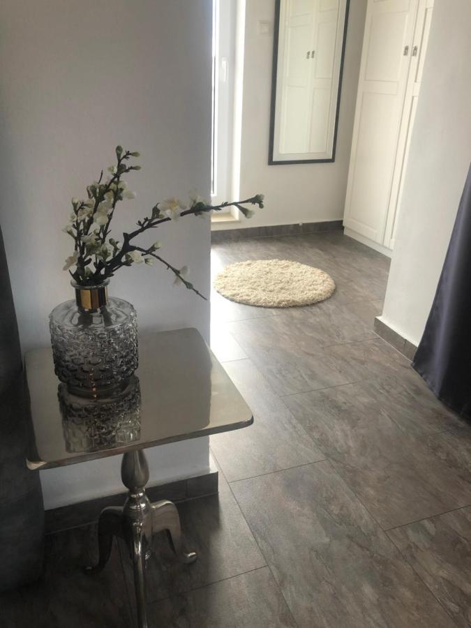 Grey Pearl With Free Ev Ch-Station Apartamento Valbandon Exterior foto
