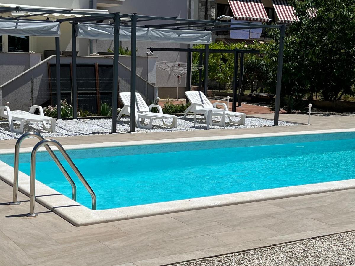 Grey Pearl With Free Ev Ch-Station Apartamento Valbandon Exterior foto