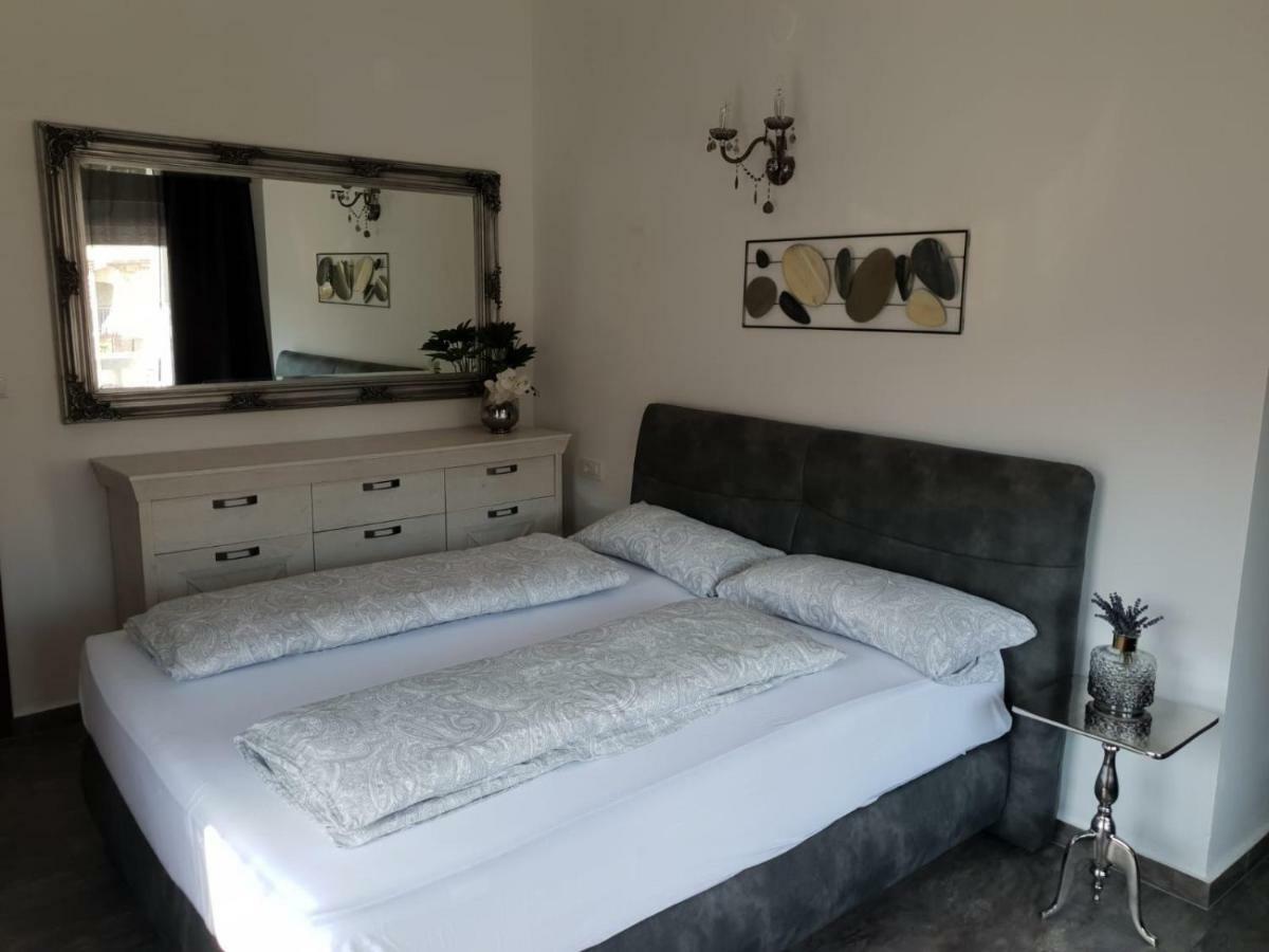 Grey Pearl With Free Ev Ch-Station Apartamento Valbandon Exterior foto