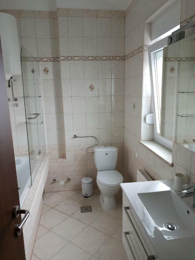 Grey Pearl With Free Ev Ch-Station Apartamento Valbandon Exterior foto