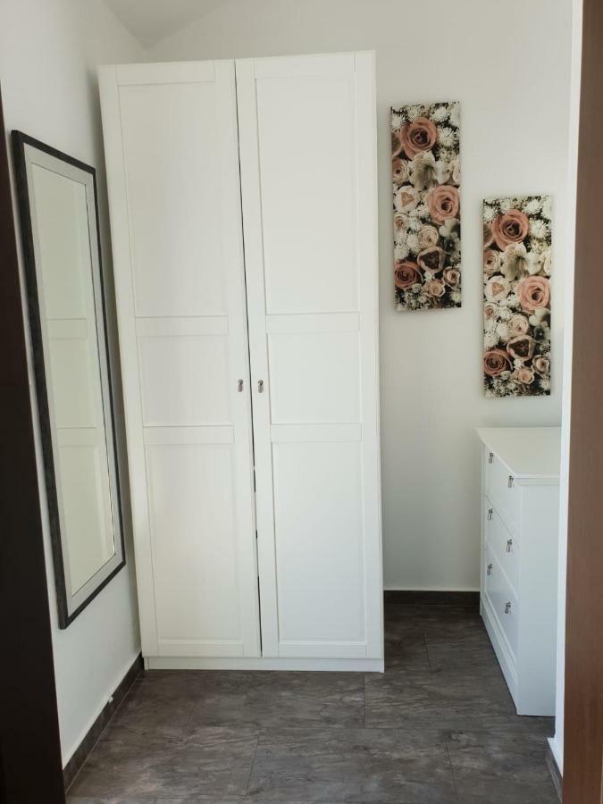 Grey Pearl With Free Ev Ch-Station Apartamento Valbandon Exterior foto